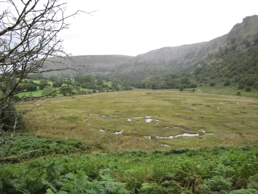 Walk to Craig y Ciliau, Llangattock